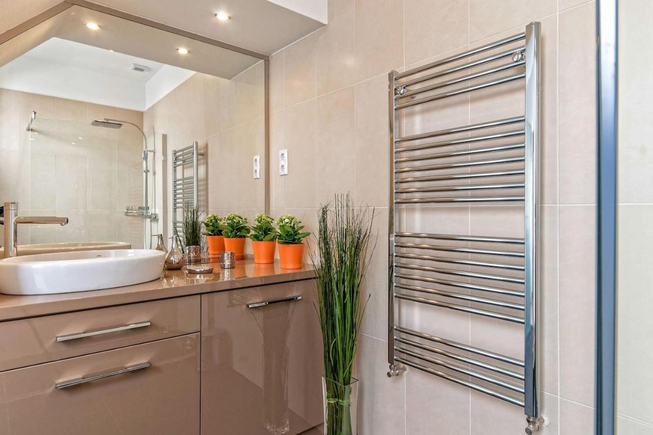 Luxury Paulay Street Apartment Budapest Exterior photo